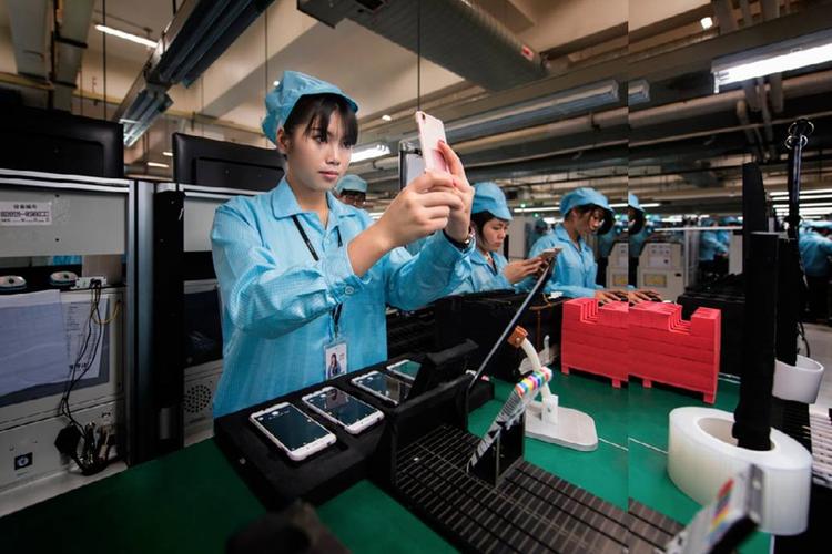 工厂实拍,智能手机制造全过程,你有没有在其中的一道工序工作过